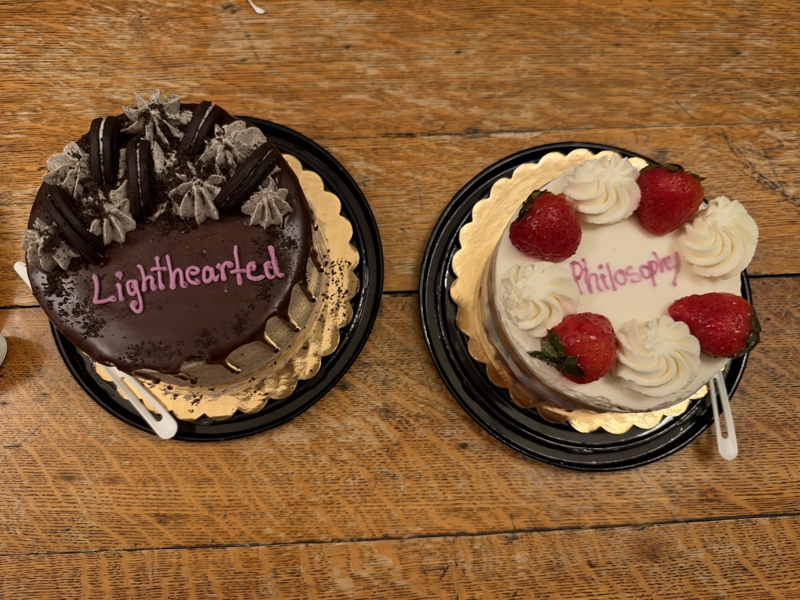 Two cakes, one iced 